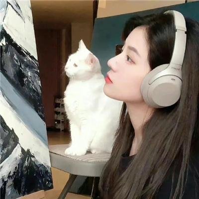 怪笑少女